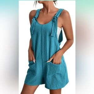 Sleeveless short loose fit romper